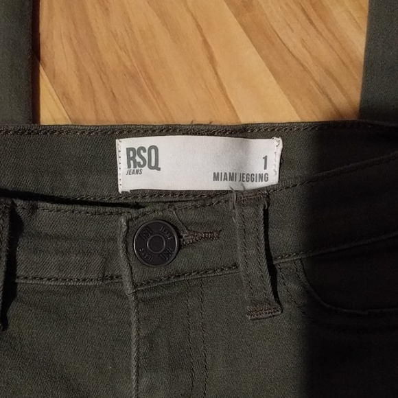 Tilly's RSQ Miami Olive Jeggings Size 1 - Picture 3 of 4